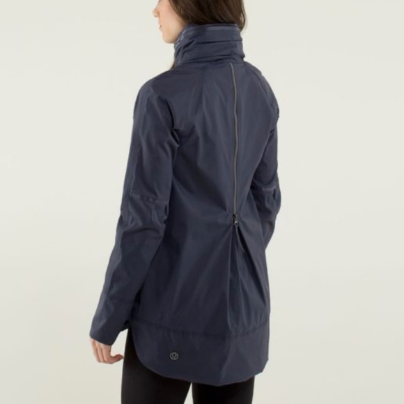 LULULEMON Fo Drizzle Rain Jacket Deep Navy Blue Zip Front Women's Size 6 RARE/24 - Picture 1 of 9